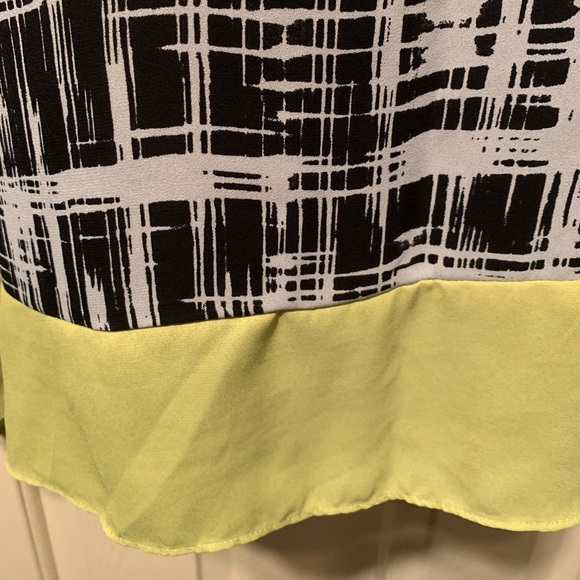 Hi-lo blouse - Picture 2 of 4